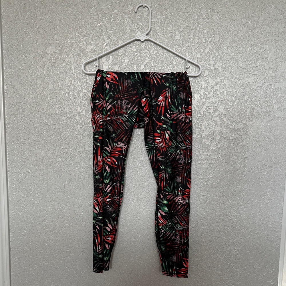SHEIN Women Leaf Print Leggings - Red, Green, Black
